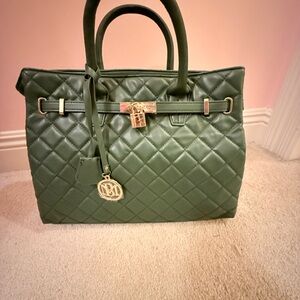 Badgley Mischka Elegant Green Quilted Handbag
